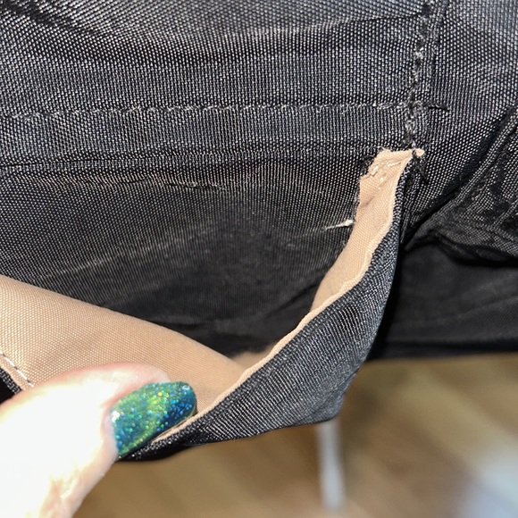 Baggallini black crossbody bag - Picture 3 of 10